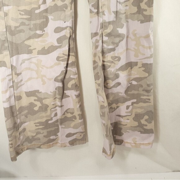 Girls Levi's Pants Levi's 517 Pink Camo Pants Sz 16 Levi Jeans - Picture 4 of 6